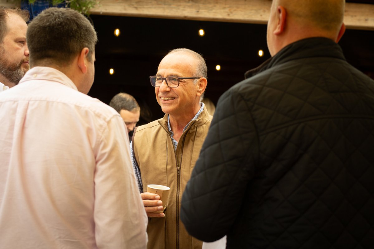 TheoPaphitis's tweet image. Network! It’s how you open doors, learn new things and find people who complement your skills.
Back in my day, we didn’t even have a word for it - ‘networking’ wasn’t a thing - but building connections has always been absolutely essential to starting and growing a business.…