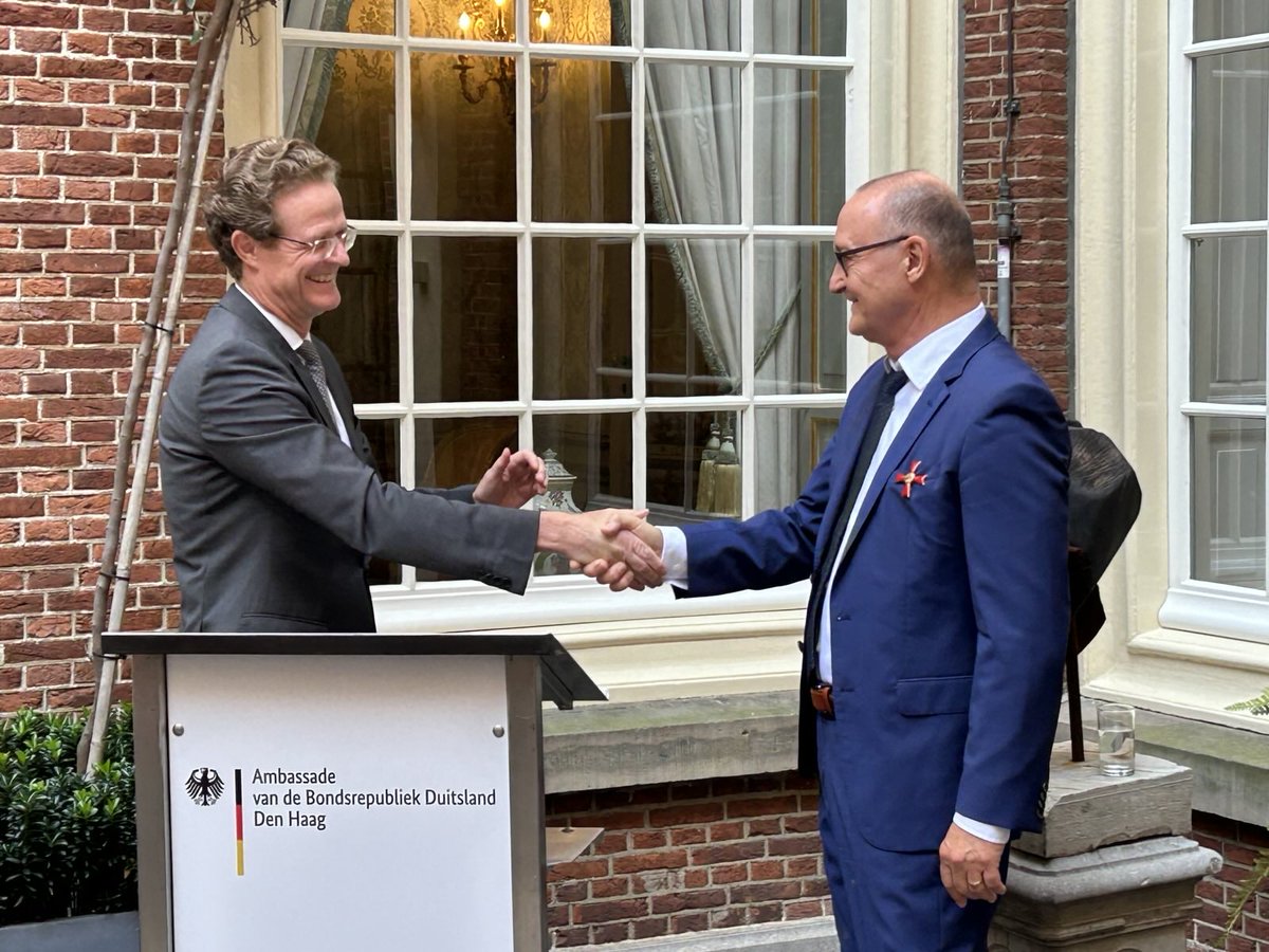 Tania von Uslar (@germanyonintlaw) on Twitter photo Bertram Schmitt, Judge at the <a href="/IntlCrimCourt/">Int'l Criminal Court</a>, received the Great Order of Merit of Germany (Bundesverdienstkreuz 1. Klasse) for advancing the development of international criminal law. An independent judiciary is based upon courageous jurists such as Bertram Schmitt Bertram Schmitt, Judge at the <a href="/IntlCrimCourt/">Int'l Criminal Court</a>, received the Great Order of Merit of Germany (Bundesverdienstkreuz 1. Klasse) for advancing the development of international criminal law. An independent judiciary is based upon courageous jurists such as Bertram Schmitt