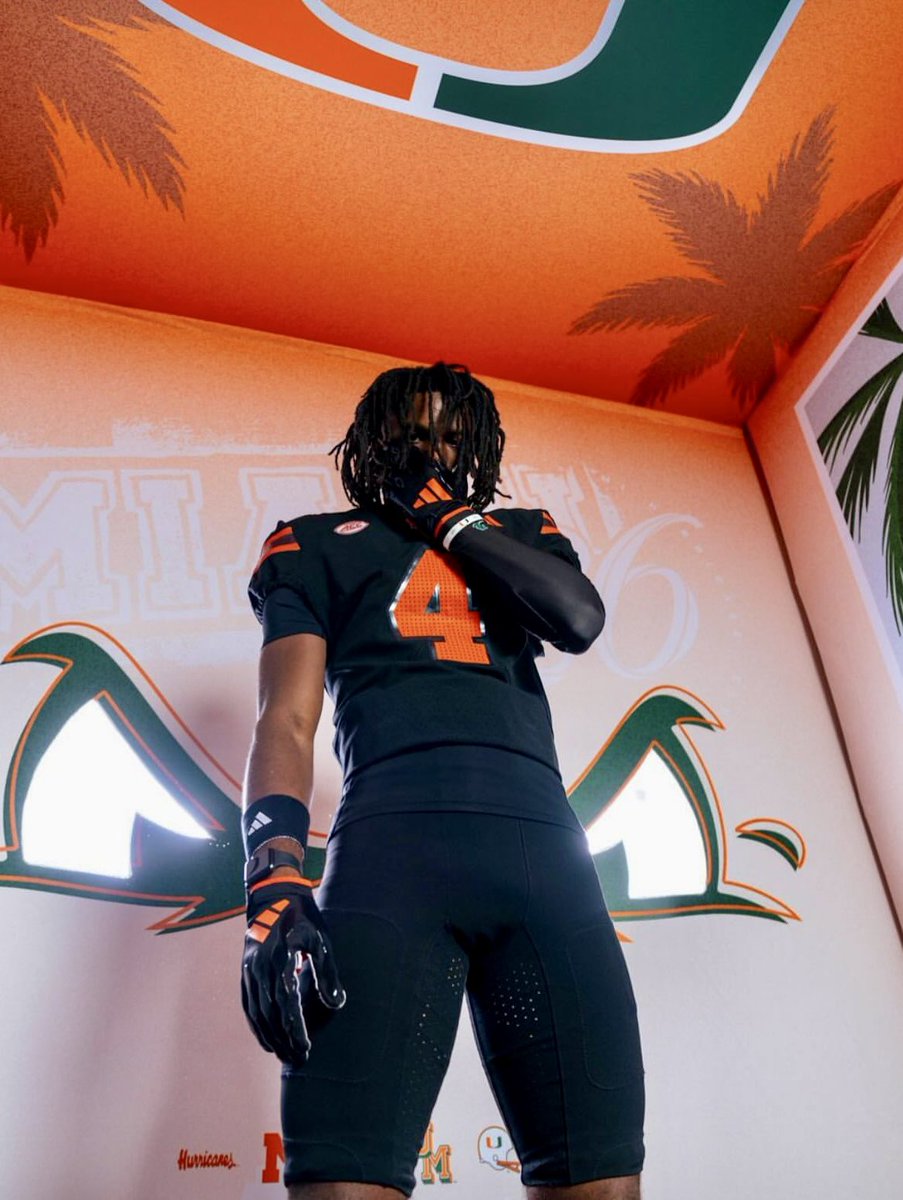 _DFranklin's tweet image. βWe want guys who wanna be Canesβ
β26 π§‘πππ½ #Committed
@_somourianwingo