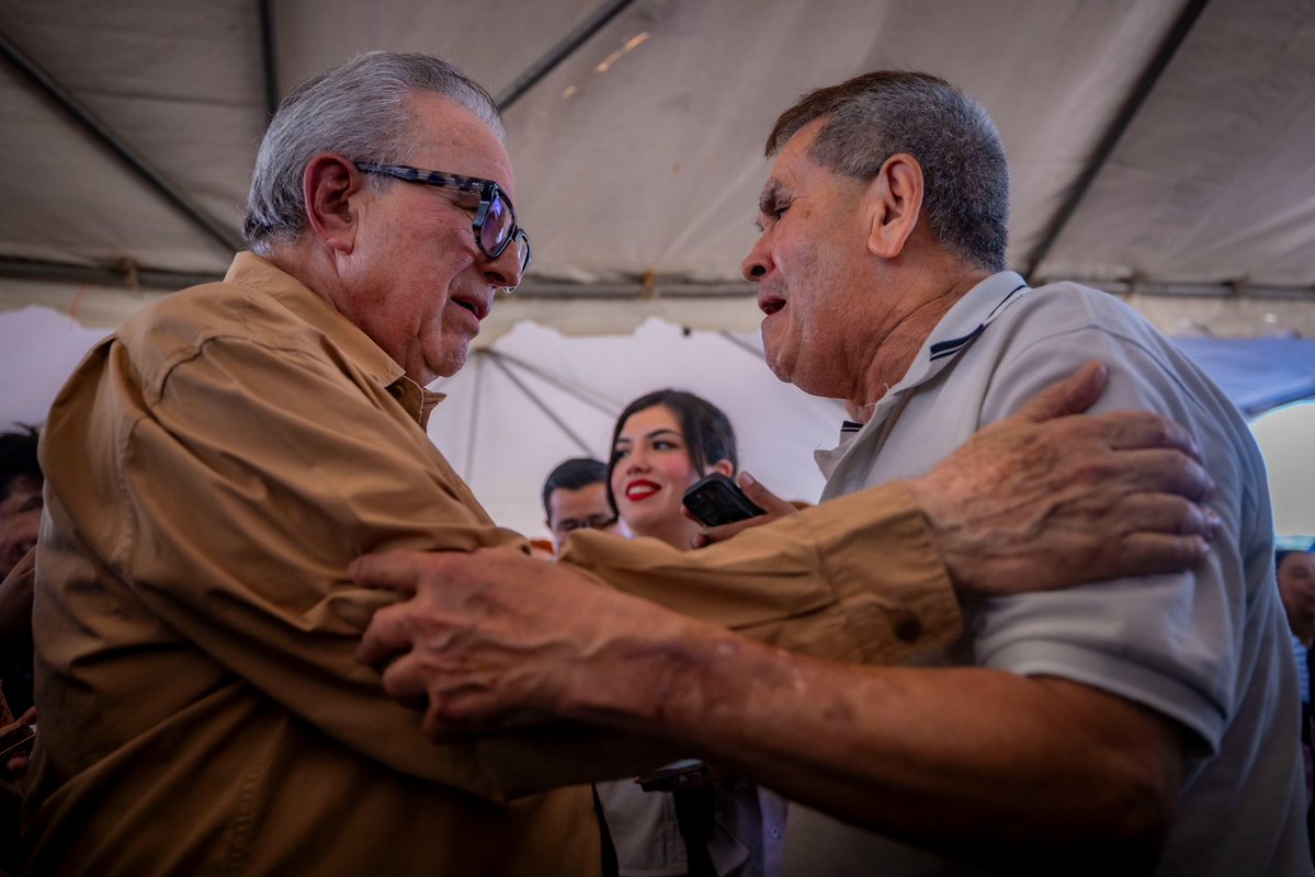 rochamoya_'s tweet image. Después de 14 meses de trabajo, hoy se abre una conexión esperada por miles de familias en el norte de Culiacán.
El nuevo Puente Humaya y la pavimentación del Blvd. Santa Fe significan menos tiempo en traslados, espacios incluyentes para peatones y ciclistas, y una movilidad que…