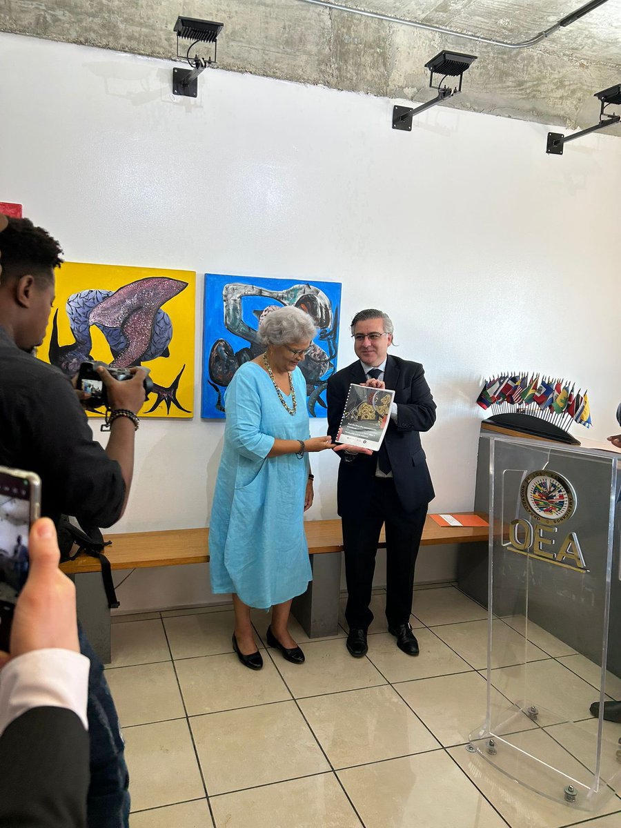 CristoDupouy's tweet image. L’ @OEAHaiti est fière d’avoir appuyé le Centre d’Art @cda_haiti dans cette belle initiative artistique qui a rassemblé nos communautés pour faire de l’art un vecteur de réparation et de cohésion dans les zones touchées par la violence en Haiti. Avec le soutien du Canada…