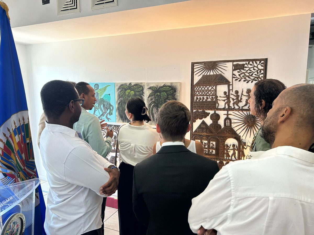 CristoDupouy's tweet image. L’ @OEAHaiti est fière d’avoir appuyé le Centre d’Art @cda_haiti dans cette belle initiative artistique qui a rassemblé nos communautés pour faire de l’art un vecteur de réparation et de cohésion dans les zones touchées par la violence en Haiti. Avec le soutien du Canada…