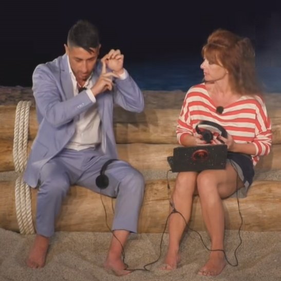 anticipazionitv's tweet photo. Alessio inizia così il falò: "Prima di interagire vorrei vedere il materiale posto a fondamento della sua decisione." 😅🥶 #temptatationisland #TemptationIsland2025 #Alessio #Sonia https://t.co/pGiEcGHOQe