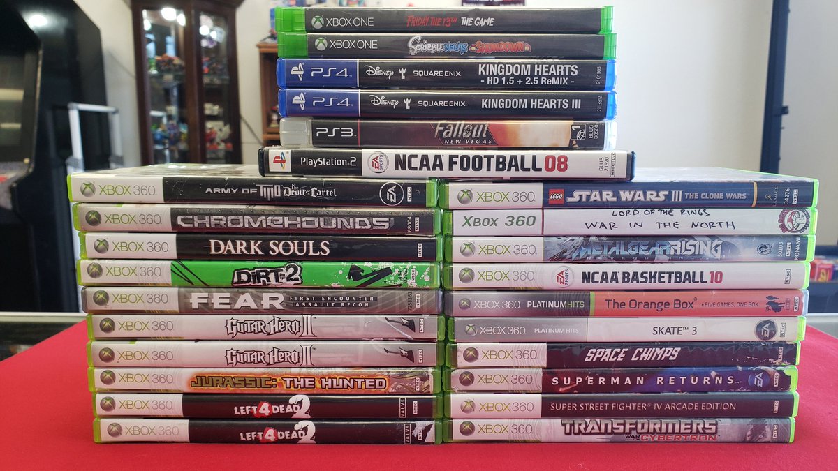 BigRedsRetroGmz's tweet image. It's time for 360 and friends.
#ThreeSixtyThursday #Microsoft #Xbox #Xbox360 #GuitarHero #DarkSouls #MetalGear #KingdomHearts #PhysicalMedia #RETROGAMING #retrogames