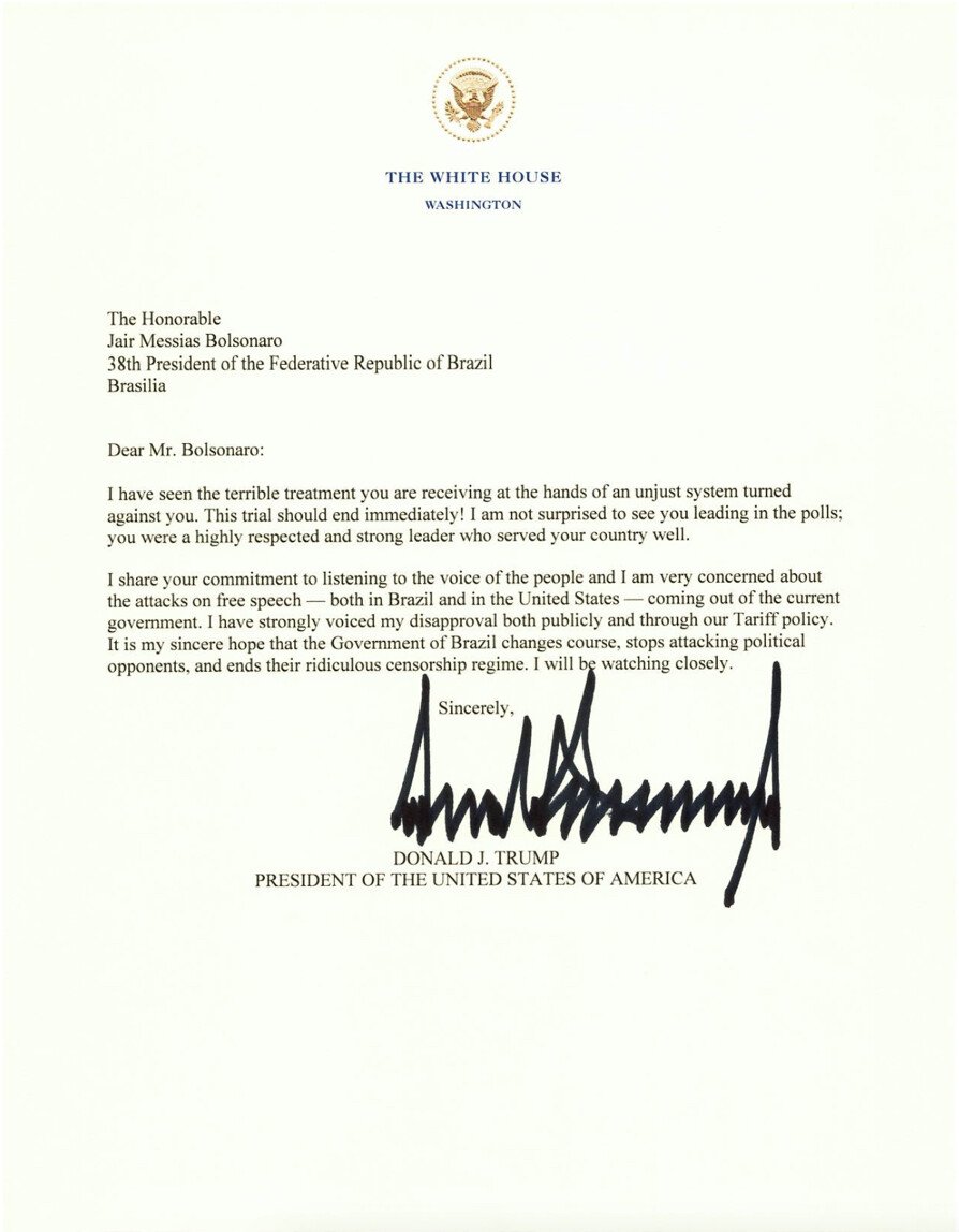 eixopolitico's tweet image. 🇺🇸🇧🇷 AGORA: Em carta a Bolsonaro, Trump diz que Brasil vive "regime ridículo de censura" e pede que julgamento contra o ex-presidente brasileiro "termine imediatamente".

O presidente americano finaliza a carta dizendo que vai "acompanhar de perto" a situação envolvendo…