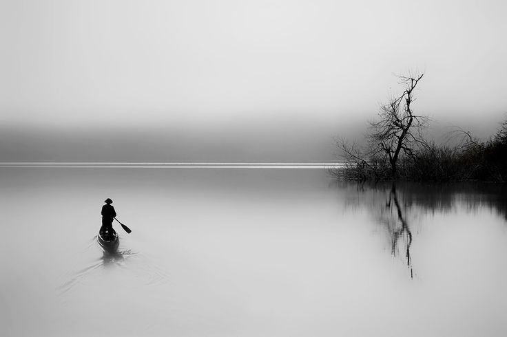 "No es lo que sentimos y lo que decimos lo que nos hace como somos, sino lo que hacemos". 
Rosa Regás
📷Damijan Sedevčič