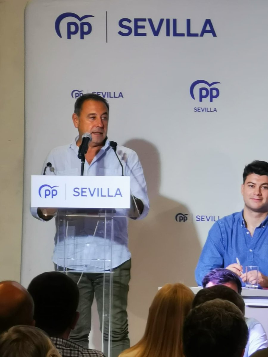 ¡Clausura exitosa del curso en <a href="/PPdeSevilla/">PP de Sevilla</a>! 
Las políticas del @PPopular están desbloqueando proyectos clave para Sevilla, como el Metro y el Hospital Militar. 
Andalucía prospera con <a href="/JuanMa_Moreno/">Juanma Moreno</a>, y pronto España lo hará con <a href="/NunezFeijoo/">Alberto Núñez Feijóo</a>. #PP #Sevilla #Andalucía #España