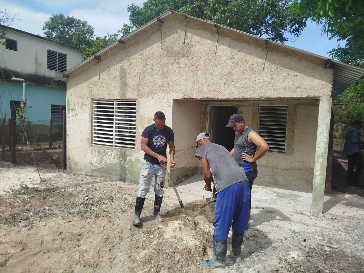 Gianny López Brito (@giannylb2022) on Twitter photo Una casita infantil, una nueva florería, viviendas tipología 4, un espacio para la carga de los nuevos triciclos eléctricos son algunas de las obras sociales que se alistan en #Colombia, sede de las actividades centrales por el 26 en #LasTunas.
<a href="/LorenzoOsbel/">Osbel Lorenzo</a> <a href="/yelen/">Brigitte N-D Yelen</a> Una casita infantil, una nueva florería, viviendas tipología 4, un espacio para la carga de los nuevos triciclos eléctricos son algunas de las obras sociales que se alistan en #Colombia, sede de las actividades centrales por el 26 en #LasTunas.
<a href="/LorenzoOsbel/">Osbel Lorenzo</a> <a href="/yelen/">Brigitte N-D Yelen</a>