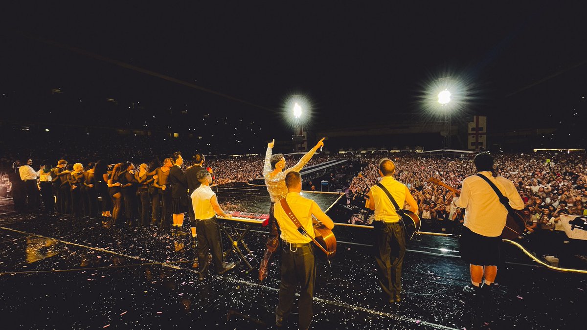 mengonimarco's tweet photo. STO BENE A PADOVA ❤️
#MarcoNegliStadi2025 https://t.co/Yn0ee6zL79