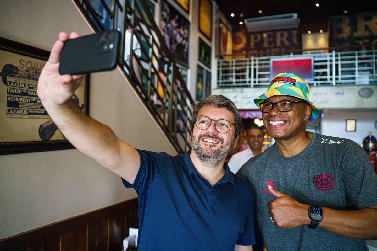 Hay ídolos... y luego está <a href="/7paulosergio/">Paulo Sérgio</a> 😍🇧🇷

#esquentaB04 | #SomosBayer04 🖤❤️