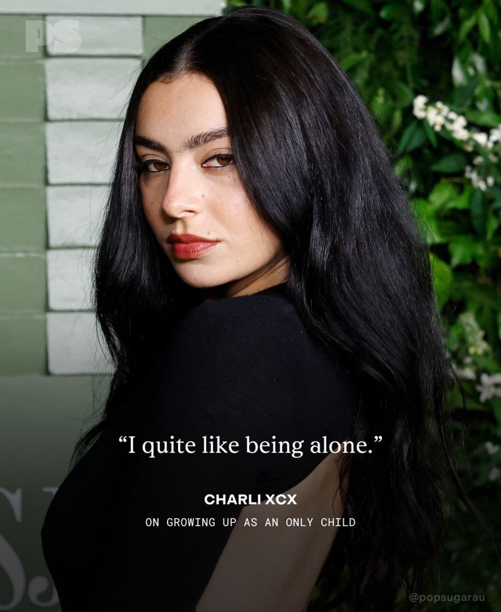 carriesnotscary's tweet image. i don’t want a Pulitzer Prize i don’t want to write a New York Times bestseller i want Popsugar AU to aggregate a quote from one of my celebrity interviews