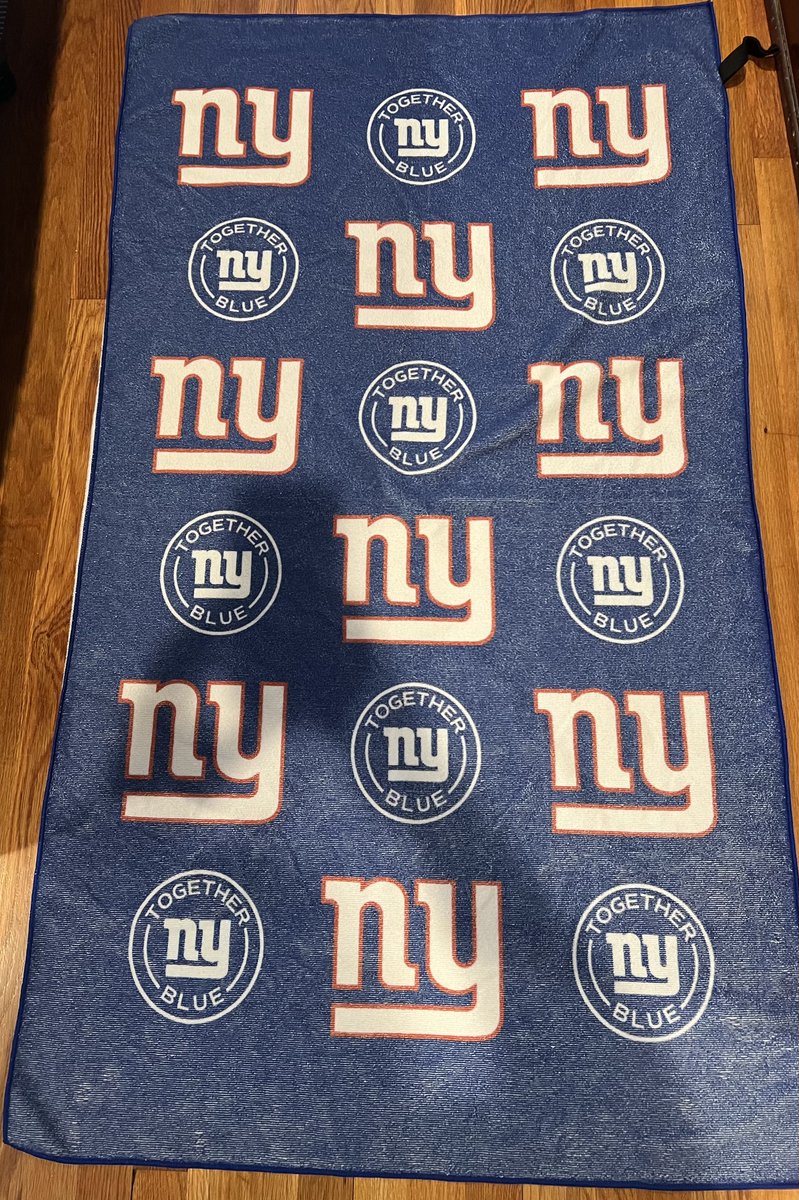BigBlueVCR's tweet image. Random #NYGiants thing of the day: It's beach weather, so that means you have to bust out the NYG towel. I have a few different ones, but I got this one back in 2021, I think I picked it up at the Fan Fest, or maybe the draft party. I don't remember.