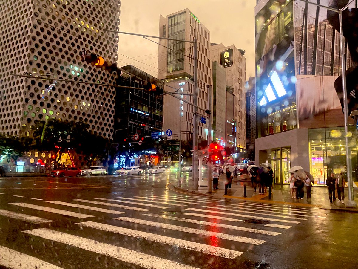 gloefflmann's tweet image. Channelling my inner Bill Murray in Lost in Translation.