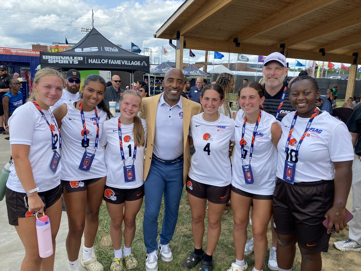 SouthFlagFB's tweet photo. Hall of Fame CB Ronde Barber supporting High School Girls Flag today as the OHSAA sanctioned it in Ohio for 2026! https://t.co/gPLOWznJQY