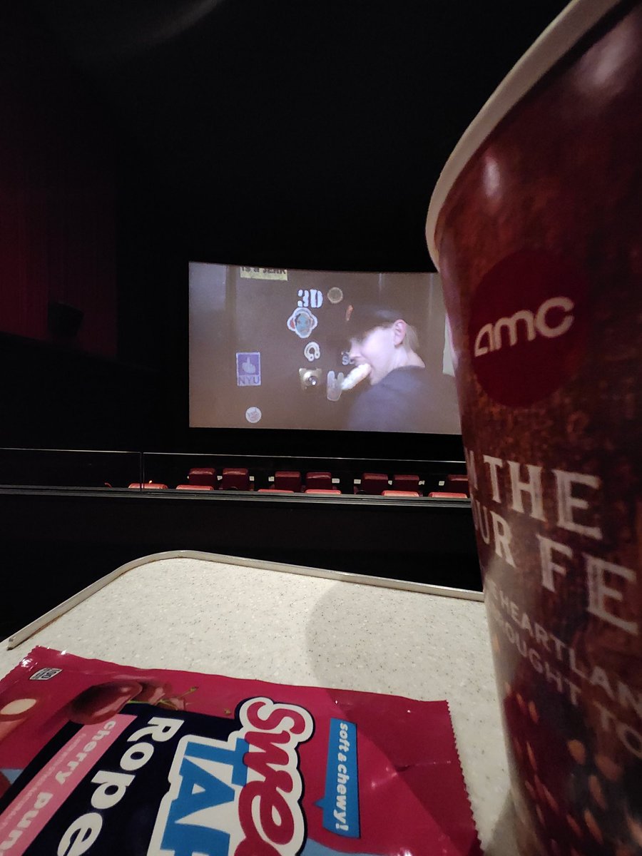 s0lar5ail0r's tweet image. Empty theater. 
Free candy. 
Free popcorn. 
Free soda. 

Private showings are great UwU

Lol