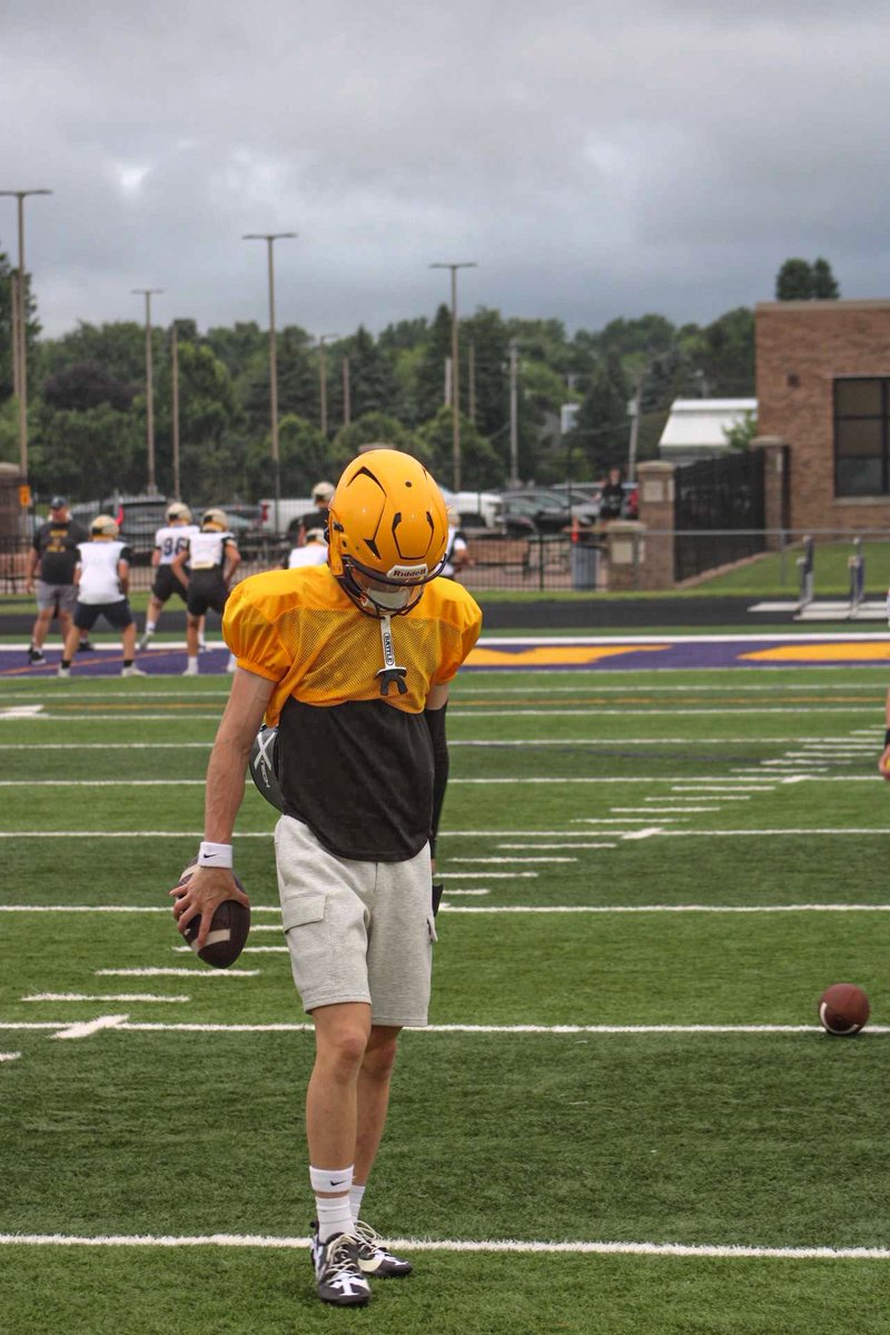 isaaczieglerqb's tweet image. Ending camp season off at @UST_Football excited to compete on the 24th ⚪️🟣
@Coach_Caruso
@jay_macintyre11
@jonstonmac
@UST_Football