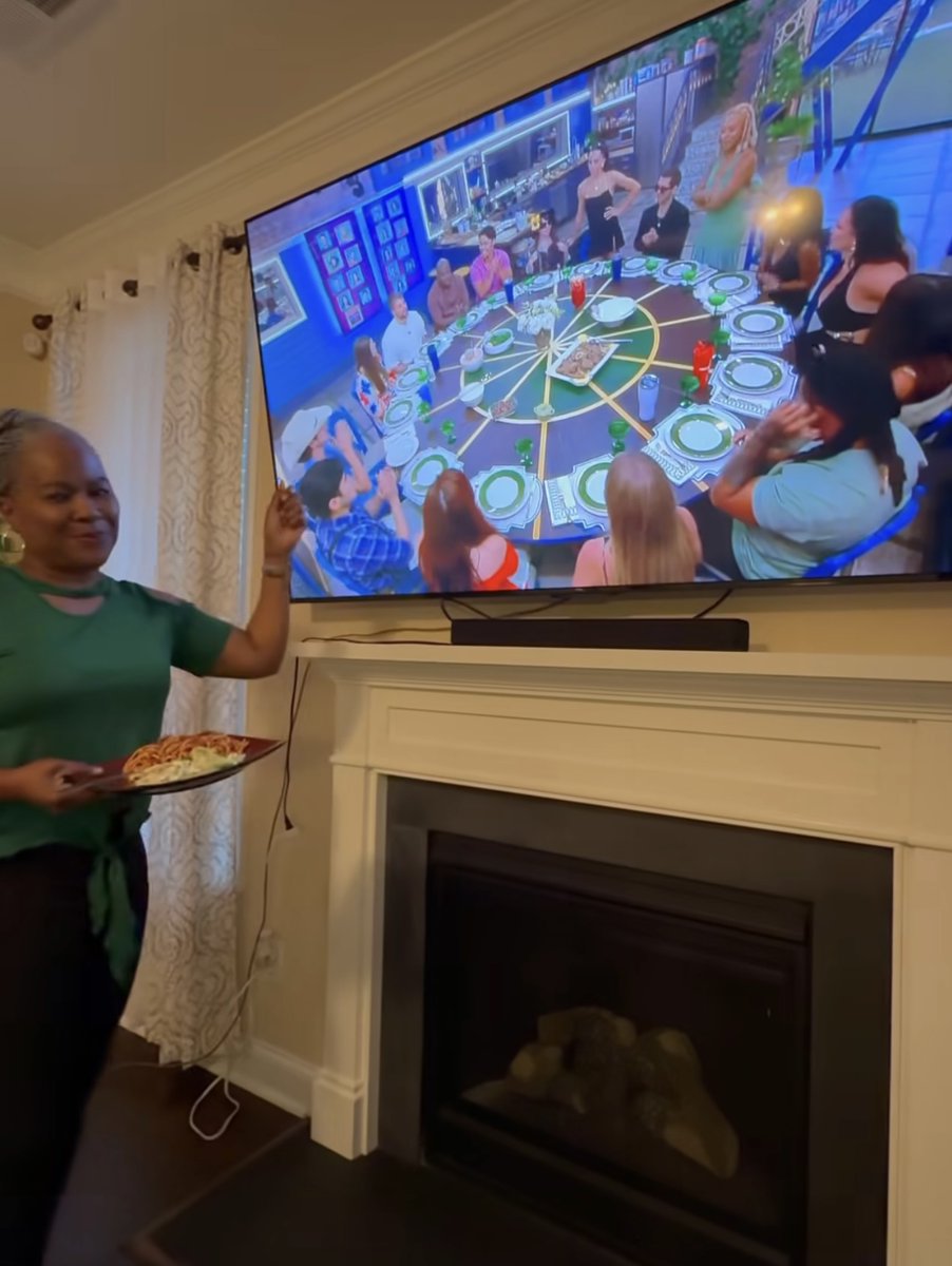 jayjayjean2's tweet image. #BB27 Wills Wife celebrating with him their 9 Year Anniversary 🥹