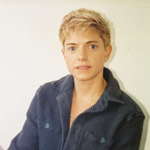 themontrealer's tweet image. Award-winning comedian Mae Martin is back for another JFL show😂
🤣Mae Martin & Friends - an amazing evening at L’Olympia, surrounded by some great, funny friends.
👉Learn more about Mae. : themontrealeronline.com/esla
@TheMaeMartin @justforlaughs @olympiamontreal #Montreal