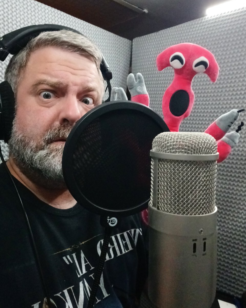 ray_ohare's tweet image. Social media tells me it's National Voice Actor Day, so have a boothie. Lucky, lucky you.