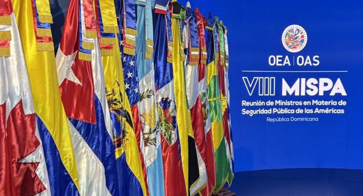 📄 Ya está disponible el documento oficial aprobado en la clausura de #MISPA8RD:

Recomendaciones de Santiago de los Caballeros sobre una reforma y modernización policial para la seguridad ciudadana con participación social.

📥 Léelo aquí: scm.oas.org/doc_public/SPA…