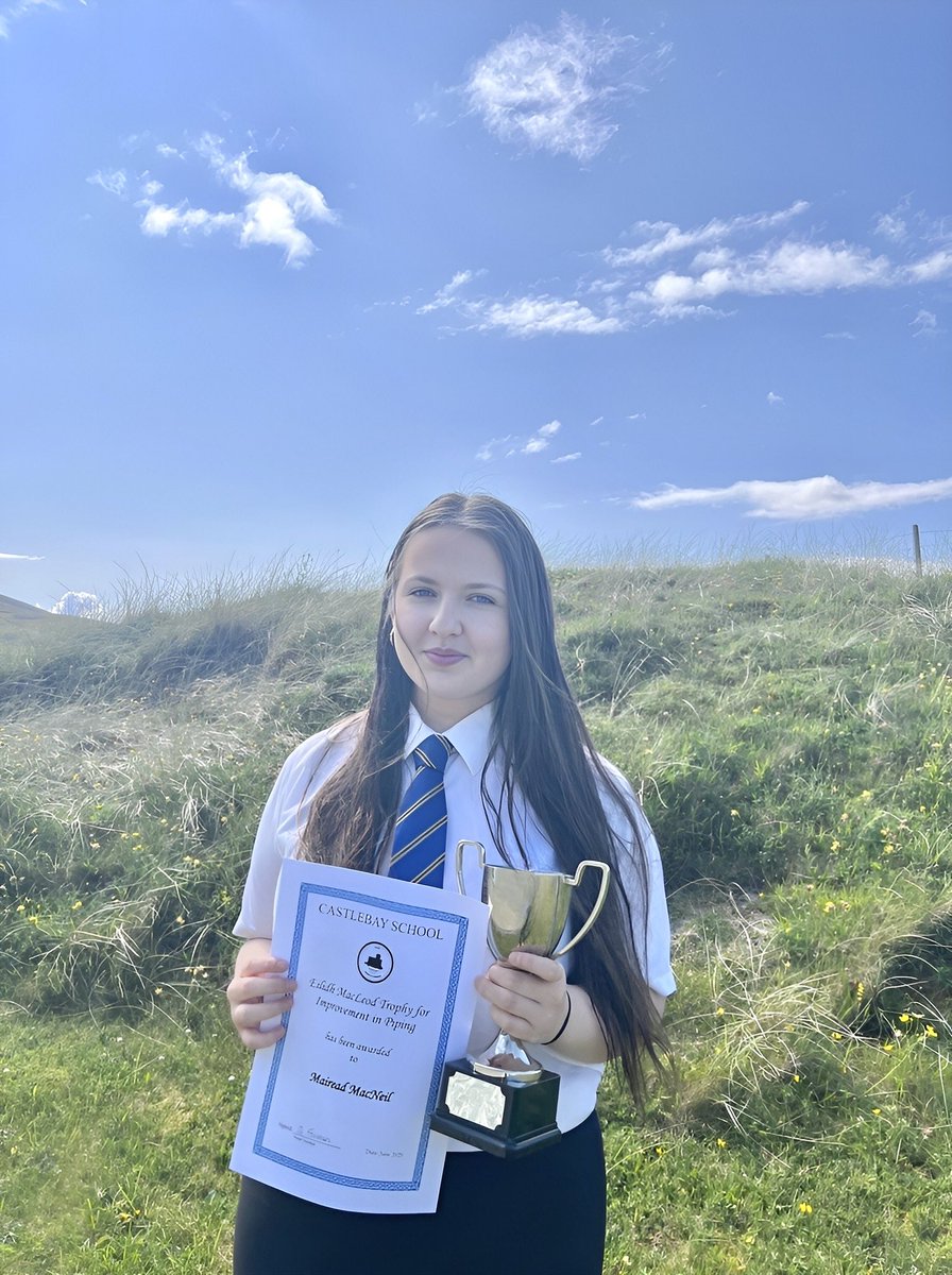 MarionMacNeil's tweet image. 🎶 Gaidhlig music is important to us islanders.Proud mum alert!

My daughter shared the Eilidh MacLeod Trophy for piping at the school Awards &amp;amp; awarded the Calum Campbell Memorial Trophy at Feis Bharraigh. 

Reluctant to play publicly so this is a huge milestone for my girl ❤️🎶