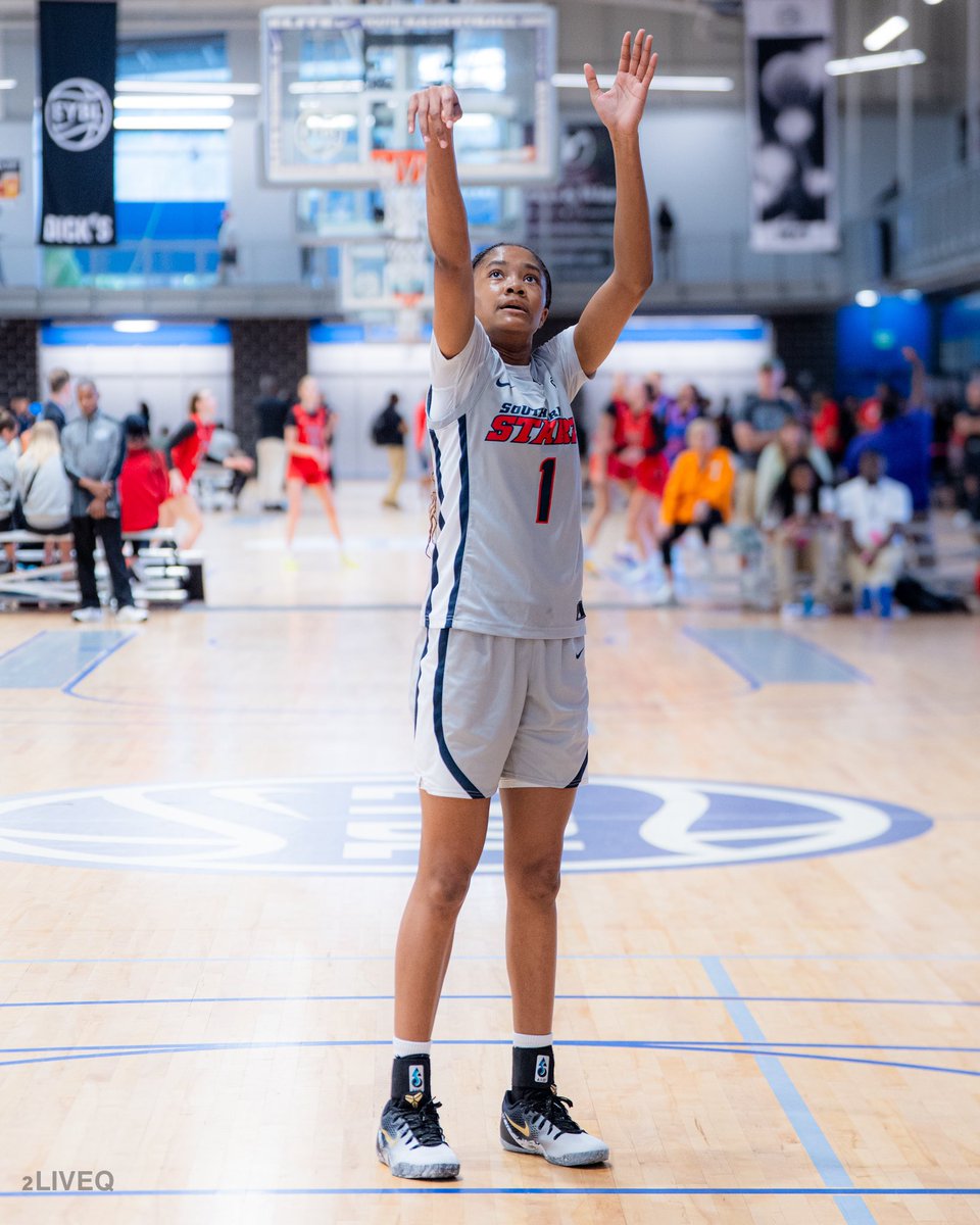 ALSoStarz's tweet image. STARZ 16U NIKE EYBL Nationally-Ranked 2029 5-11 G KRISTEN WINSTON of 7A State Champ Hoover HS picks up OFFER from @TerpsWBB of the BIG10 & Head Coach @BrendaFrese after a Great Session 3 in Las Vegas NV! Congrats to @kristenw_2029! 👏 Go STARZ! ⭐️