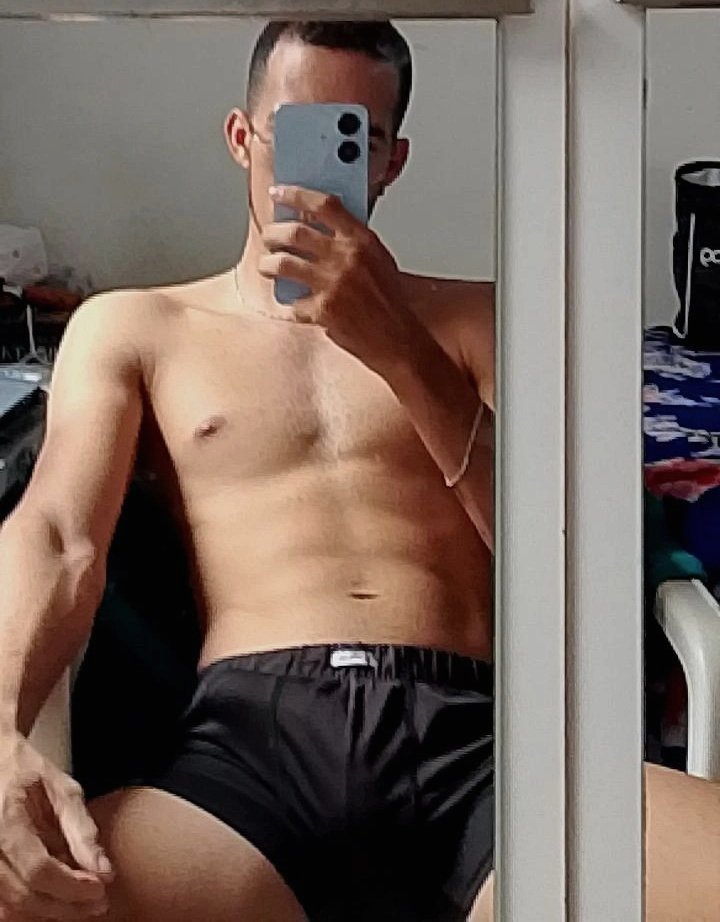 bt_mcz's tweet photo. Praticando a posição chupa viadinho 🥵 https://t.co/NrIP0NSByb