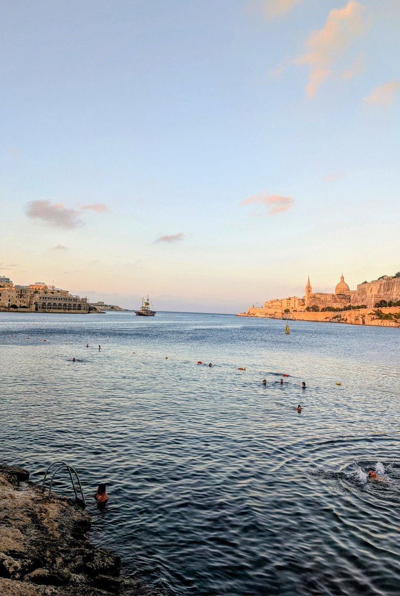 SorphyPa's tweet image. In case ,
any of you,
my sweet loyal followers,
wanted to know,
how the view,
looks at 20:00,
which looks at 6:00 in the morning,
like a scene from the Oppenheimer movie:
here you go
just pretty,
so so fucking petty
as pretty as it can be.
Malta