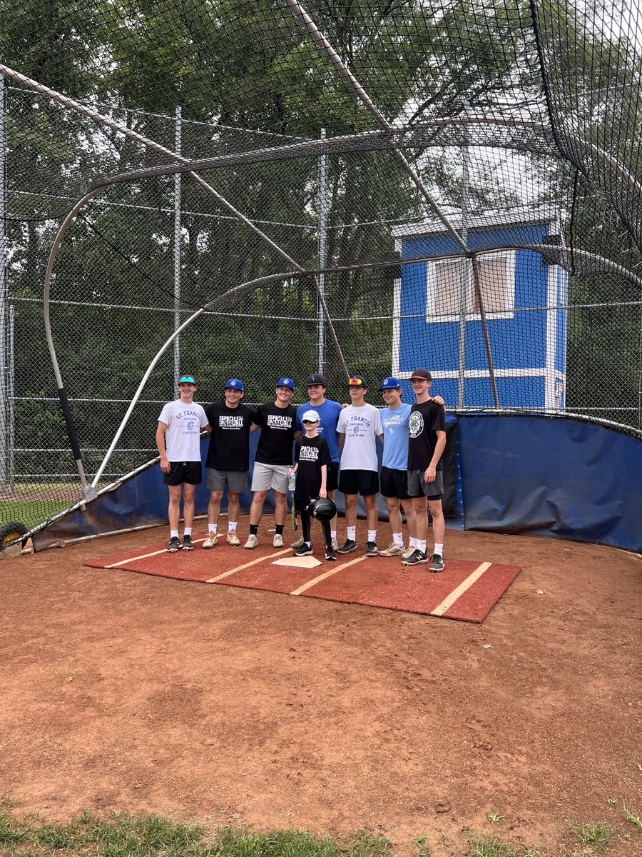 SFSpartanBsbll's tweet image. Another successful kids camp. Future is bright. MVP is Wicktor
