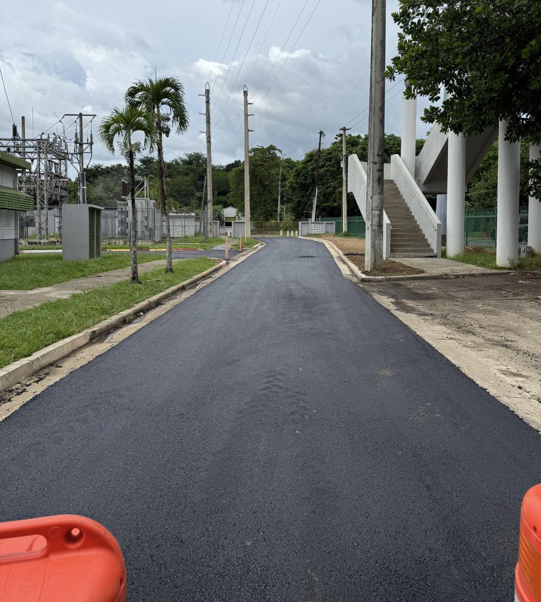 Avanzan los trabajos de repavimentación en el Departamento de Edificios y Terrenos del Recinto Universitario de Mayagüez.