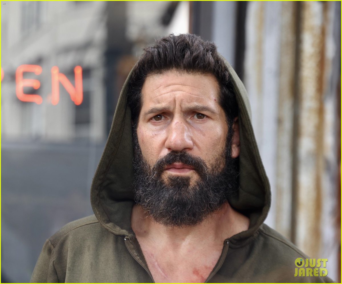 _DaredevilShots's tweet image. 📸 | Jon Bernthal on the set of ‘The Punisher’ special presentation today.
(via: @JustJared)