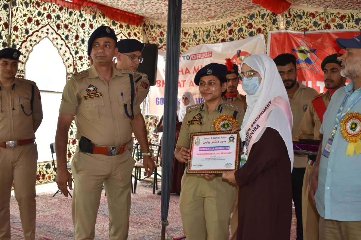 Pulwama Police (@ssppul) on Twitter photo #In a continued effort to strengthen community ties and promote youth engagement, District Police Pulwama today organized a vibrant Cultural Programme on Drug Abuse Awareness at Government Higher Secondary School (GHSS), Kakapora.
<a href="/JmuKmrPolice/">J&K Police</a> <a href="/KashmirPolice/">Kashmir Zone Police</a> #In a continued effort to strengthen community ties and promote youth engagement, District Police Pulwama today organized a vibrant Cultural Programme on Drug Abuse Awareness at Government Higher Secondary School (GHSS), Kakapora.
<a href="/JmuKmrPolice/">J&K Police</a> <a href="/KashmirPolice/">Kashmir Zone Police</a>