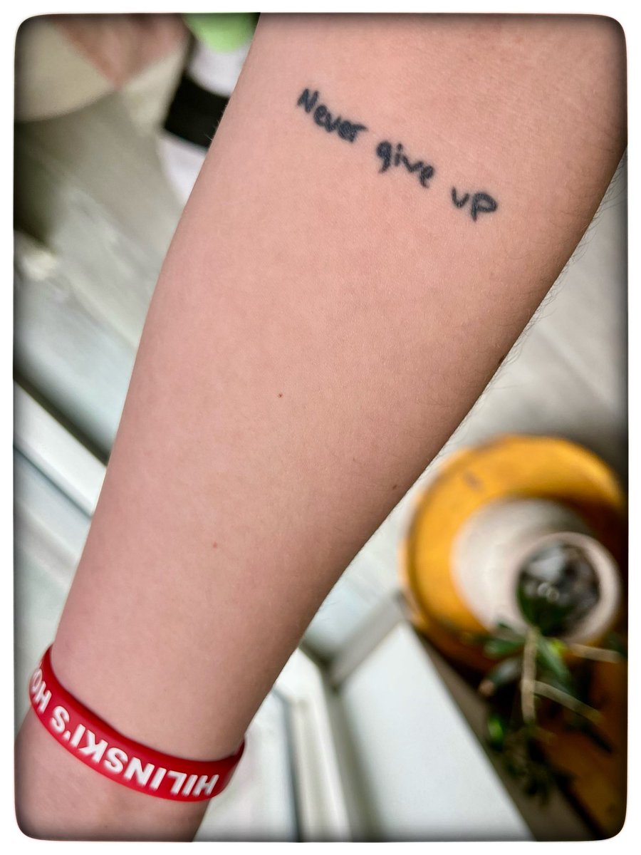HilinskisHope's tweet image. #NationalTattooDay
Today we celebrate the powerful stories told through ink & are moved by those who have chosen to honor Tyler in this deeply personal & permanent way. From the 3’s, to Ty’s @WSUCougars nickname (Klink) to the coordinates of his Kauai lighthouse, to the words…