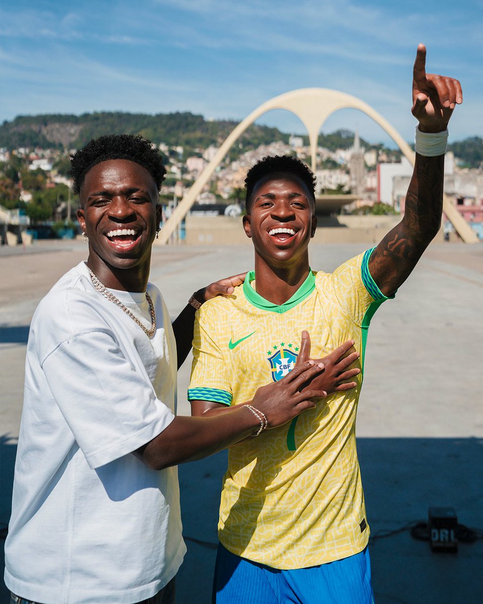 RocNationSI's tweet image. Seeing double 👀 @vinijr’s Madame Tussauds figure has been unveiled in Rio 🇧🇷