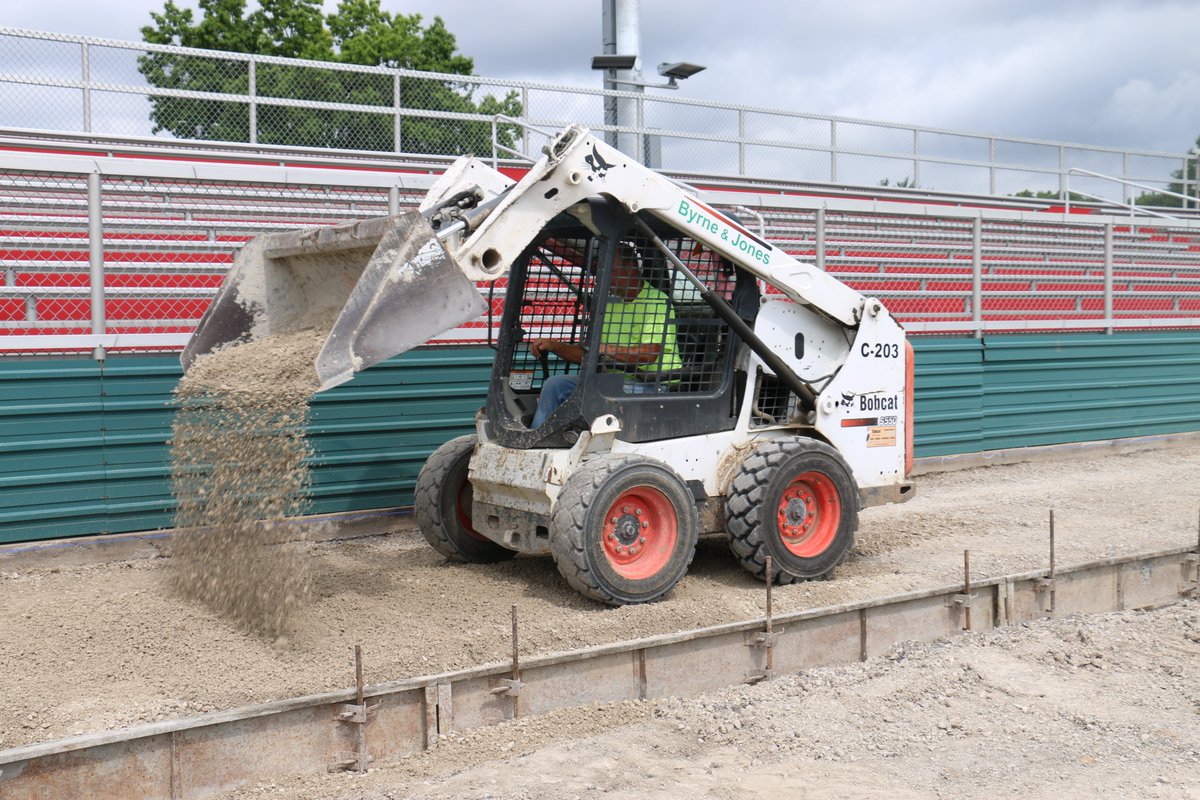 ByrneAndJones's tweet image. Big moves at Normandy High School! Field events are underway, concrete crews prepping for tomorrow&apos;s pour, and track paving coming soon. Synthetic turf field base = done! 

Shoutout to our crews crushing these timelines! 🔨 #VikingPride #TrackAndField