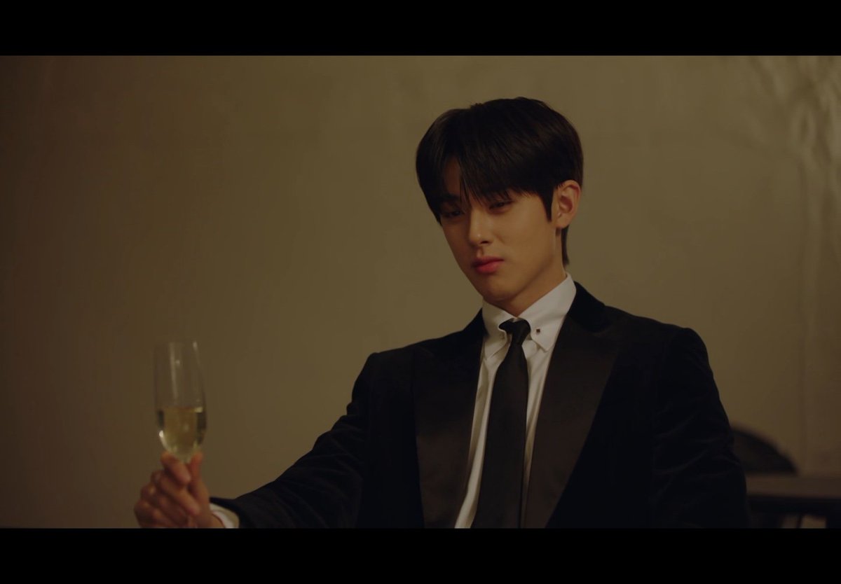 내 아기 고딩 커플이 너무 사랑스러워서 눈물 흘림 ㅠ