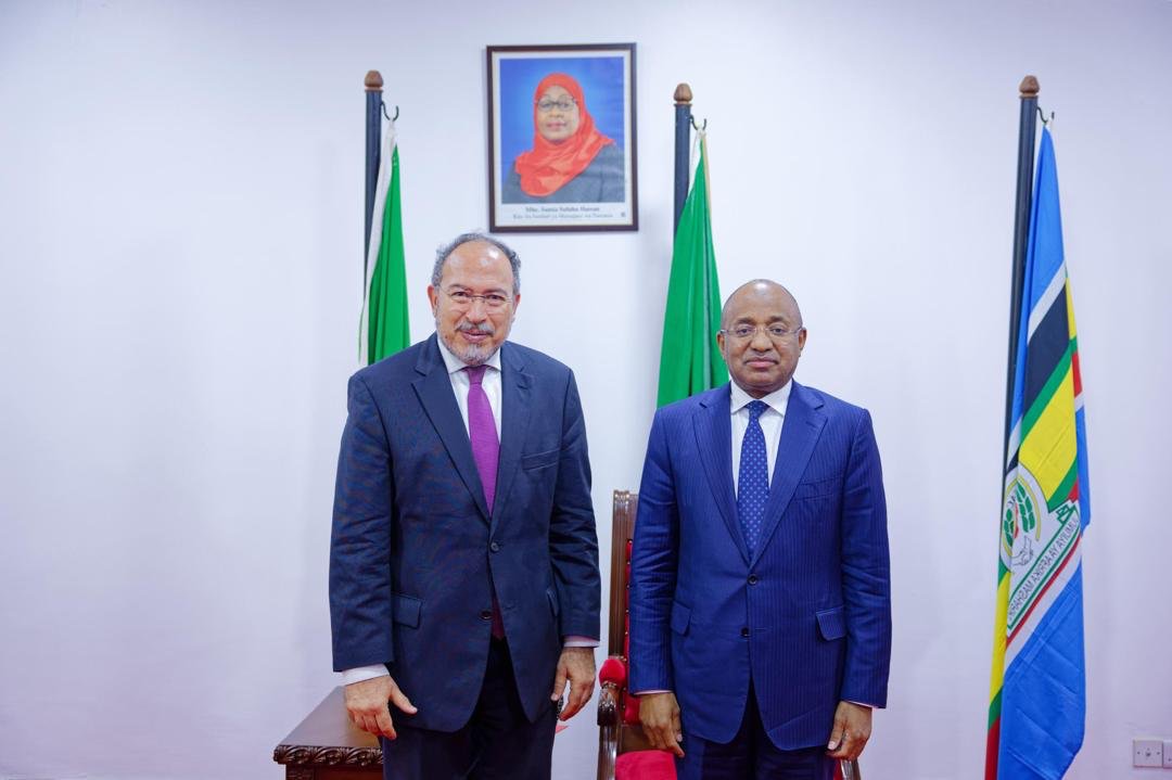 Honored having a meeting with HE Hussein Ali Mwinyi, President of #Zanzibar. I expressed #UNESCO’s commitment to support Zanzibar preserving its rich documentary heritage, including through the Memory of the World Program. #MoW