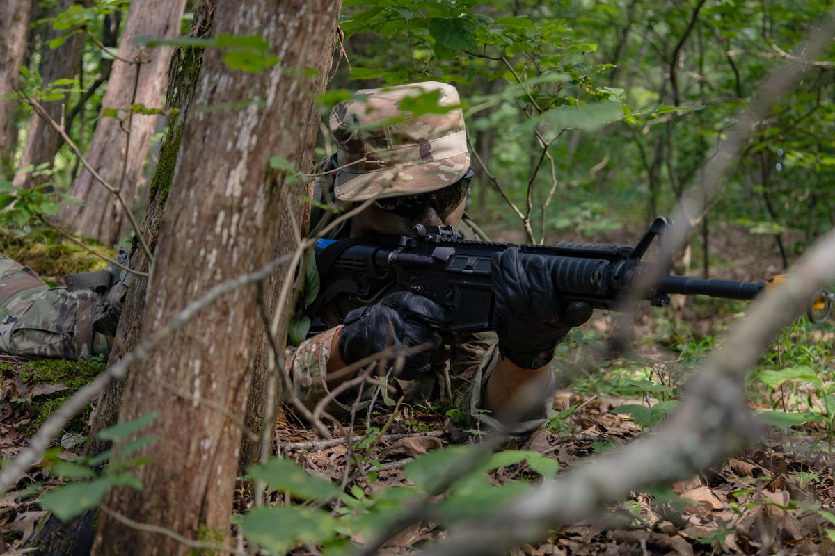 ArmyROTC's tweet image. 1st Regiment #BasicCamp Cadets are learning to lead and getting comfortable in tactical environments during Field Training Exercise.
Check out the link in our bio for more!
馃摳 By Sidney Lasley, Murray State University, CST Public Affairs Office