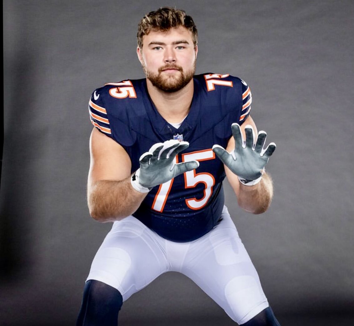 bearsnetwork_'s tweet image. 2 of the 3 #Bears second-round picks have signed their rookie deals.
One more to go…