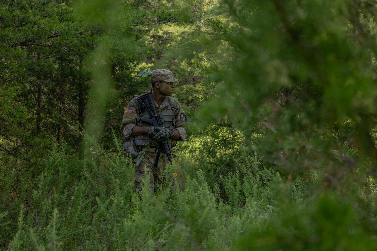 ArmyROTC's tweet image. 1st Regiment #BasicCamp Cadets are learning to lead and getting comfortable in tactical environments during Field Training Exercise.
Check out the link in our bio for more!
馃摳 By Sidney Lasley, Murray State University, CST Public Affairs Office