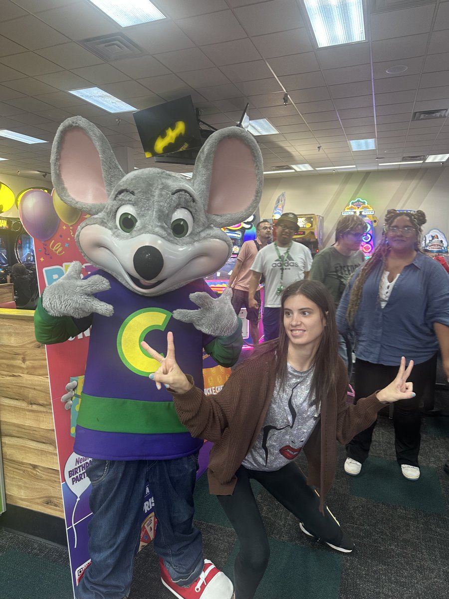 TheirPlaceNJ's tweet image. 🧀🎉 AIC had a blast at @ChuckECheese , pizza, and even met Chuck E. himself! 💜 #AICAdventures #ChuckECheeseFun #InclusionInAction
