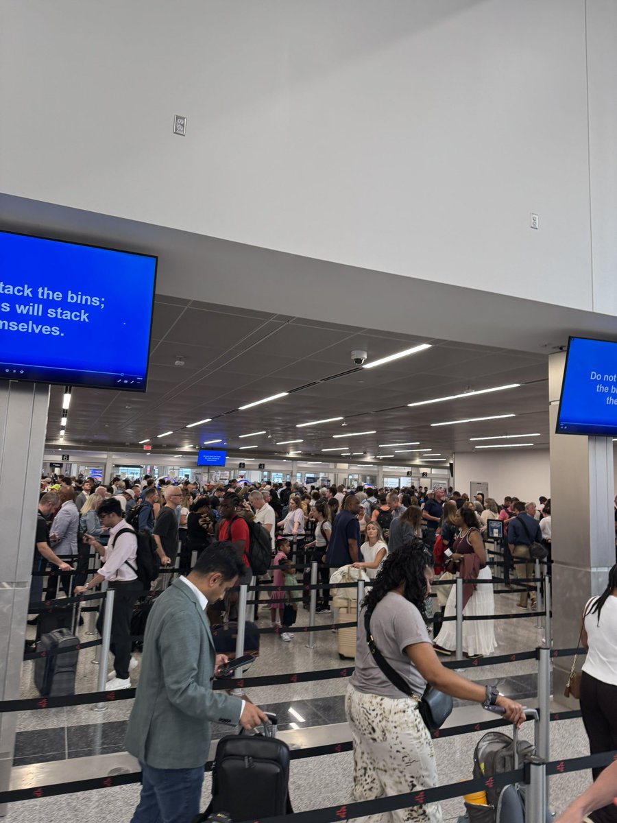 Atlanta will forever be the slowest airport in the country. This is the precheck line 😂