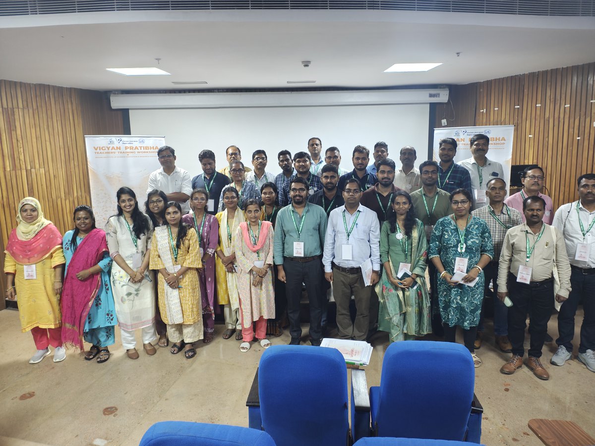 iiserkol's tweet image. The Vigyan Pratibha Regional Centre of IISER Kolkata organised the Vigyan Pratibha Teachers’ Training Workshops for the Science and Mathematics teachers of Class 8 to Class 10 during 7-11 July, 2025.

@EduMinOfIndia 
@HBCSE_TIFR 
@PTI_News @PIB_India 
@skkhare781 @priyank_june