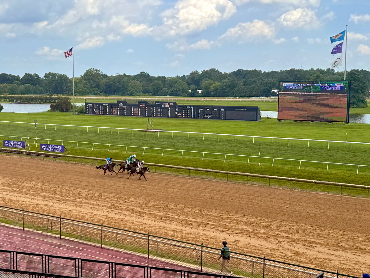 VideoHession's tweet image. Last day at @TempleOwls tomorrow means one last staff development outing to the horse track!
Been a great 5 and a half years with some fantastic people on North Broad with the best boss, @KevinCopp!
Will continue to teach at @TUKleincollege, but very excited for my next role!