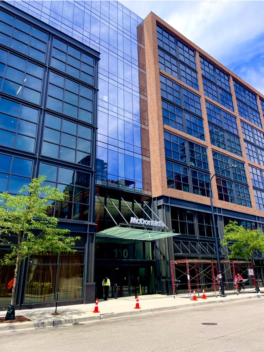 … This trip was full of motivation, inspiration and accomplishment. 

Bonus fun fact: Did you know the global headquarters of <a href="/McDonalds/">McDonald's</a> is based right here in Chicago? 🍔🏙️

Feeling inspired and energized by the “Windy City”! 💫 (2/2)

#Chicago #work #travel #inspiration