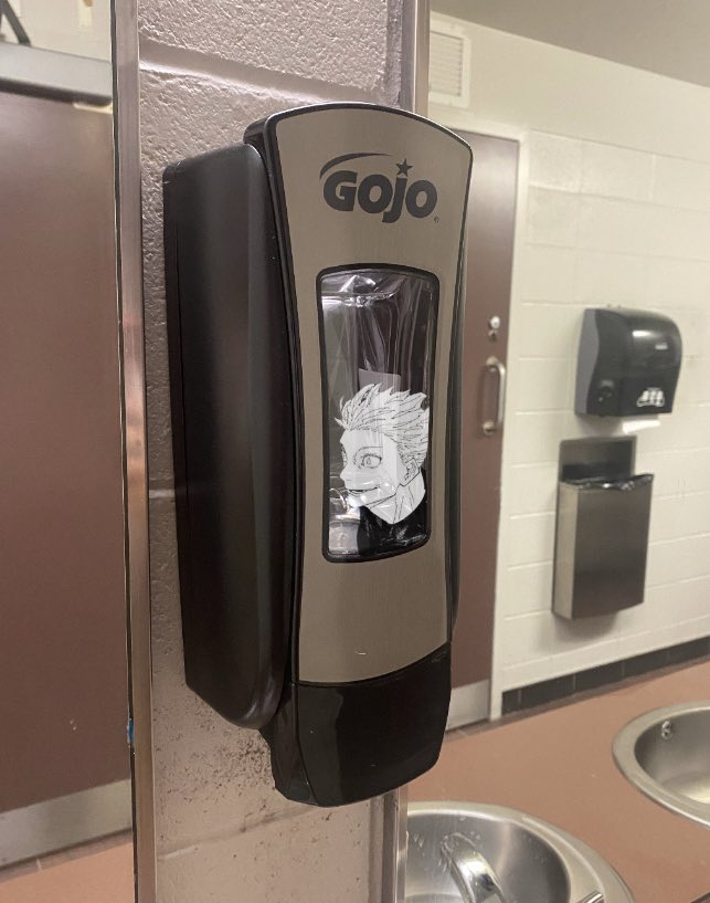 MariMarieke's tweet photo. What’s he doing in the soap https://t.co/BdTbZVi8xl