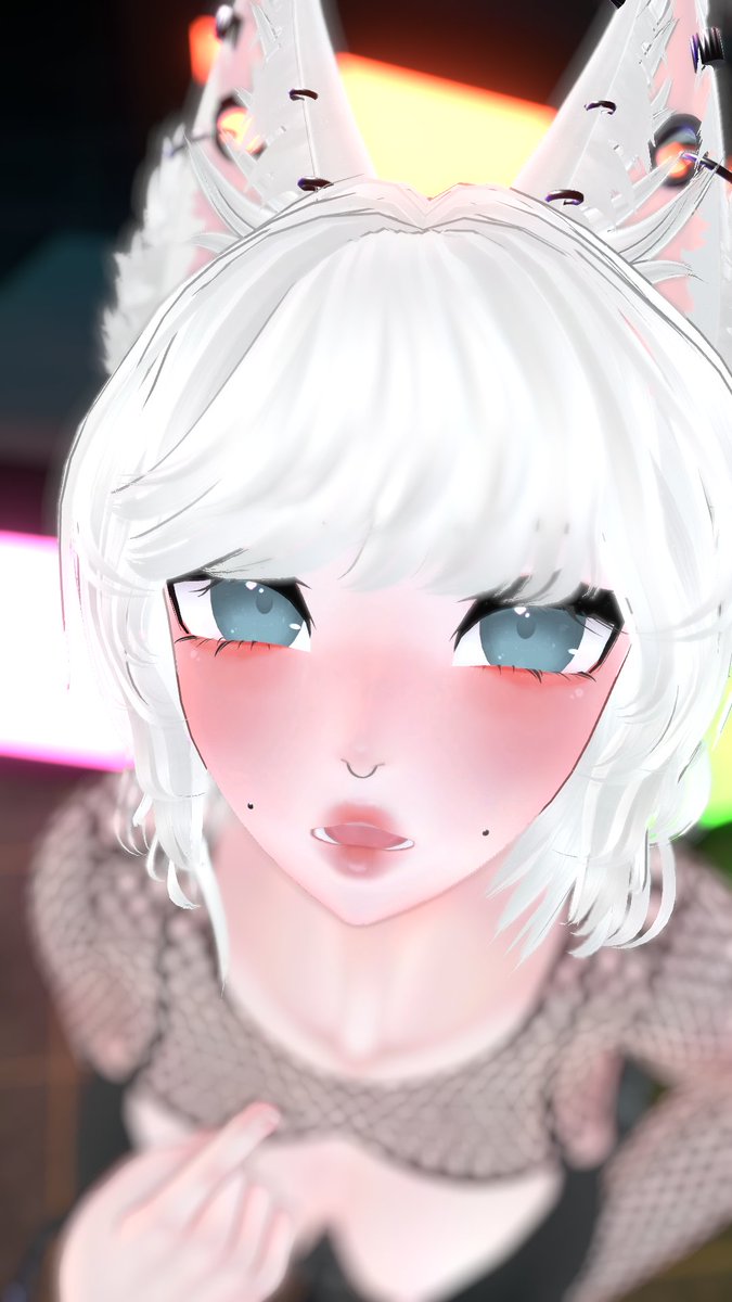 lunagothyvr's tweet image. Let's be friends and watch movies together... we could even cuddle!
