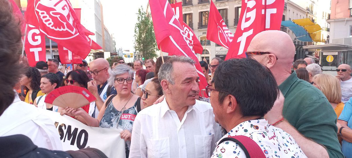 🛑 No al racismo. Ni en Torre Pacheco, ni en ningún lugar.

Nos manifestamos junto a organizaciones sociales y sindicales para responder a los escuadristas fascistas.

Vox destroza la convivencia por un puñado de votos, pero la clase trabajadora no se deja contagiar su odio.