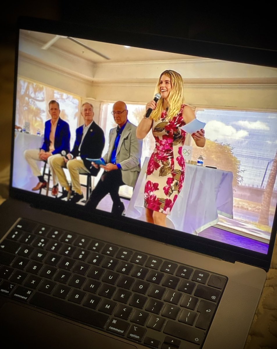 Just had the opportunity to explore a new city in the U.S. — hello, Chicago! 🇺🇸✨

From a special meeting with the <a href="/EdisonAwards/">Edison Awards</a> for discussions about panels, innovations and new ideas 💡 to connecting with well known entrepreneurs and leading restaurant owners... (1/2)