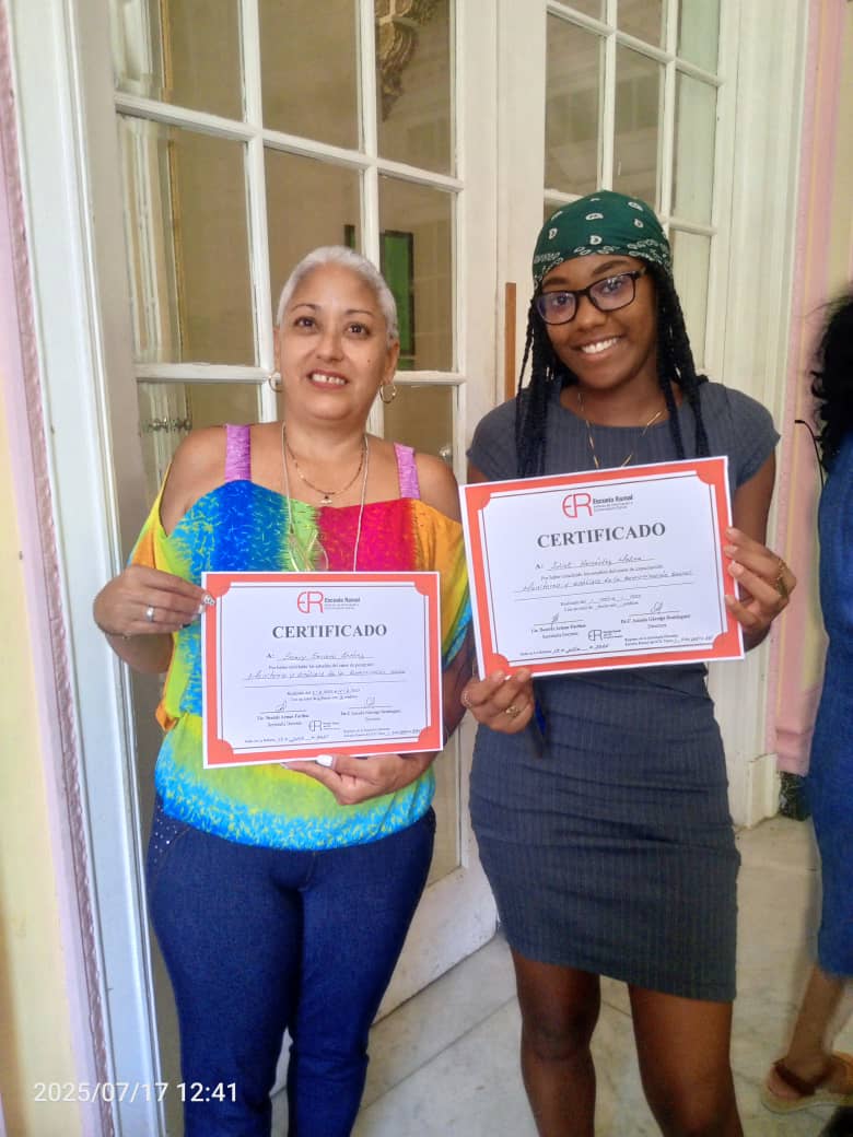 Terminó hoy el curso Monitoreo y Análisis impartido por el M. Sc. Yuri Aguiar Luna. 
Felicidades para todos los graduados, en especial para <a href="/SaerySerrano/">Saery Serrano</a> y @yuliet.